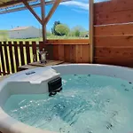 Le Nid Des Garrigues Avec Jacuzzi Prive Alpstuga