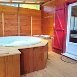 Le Nid Des Garrigues Avec Jacuzzi Prive