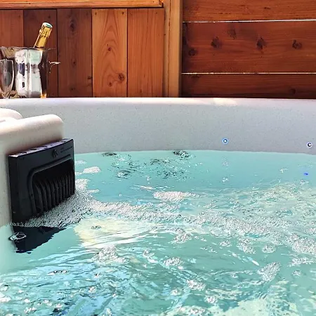 Le Nid Des Garrigues Avec Jacuzzi Prive Chalet Saint-Genies