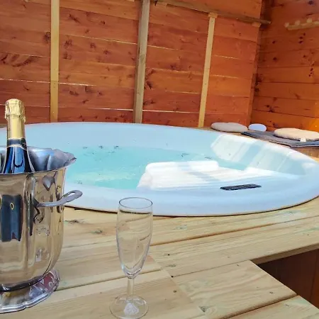 Le Nid Des Garrigues Avec Jacuzzi Prive Chalet *