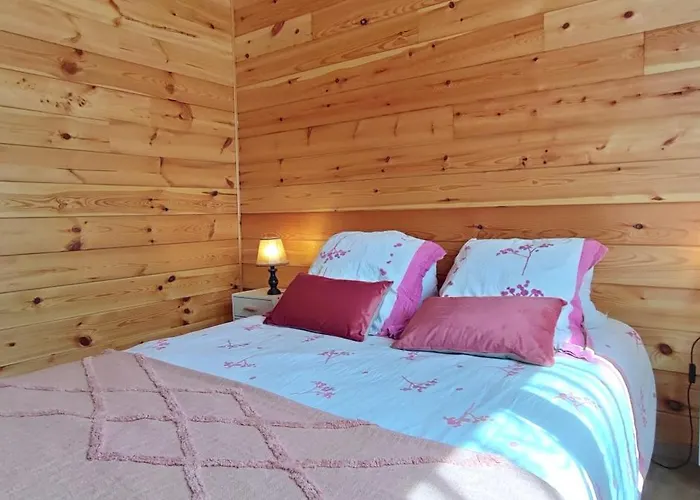 Le Nid Des Garrigues Avec Jacuzzi Prive Horská chata *