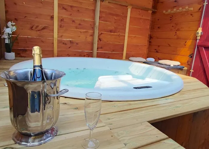 Le Nid Des Garrigues Avec Jacuzzi Prive Chalet *