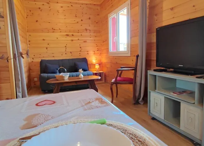 Chalet Le Nid Des Garrigues Avec Jacuzzi Prive